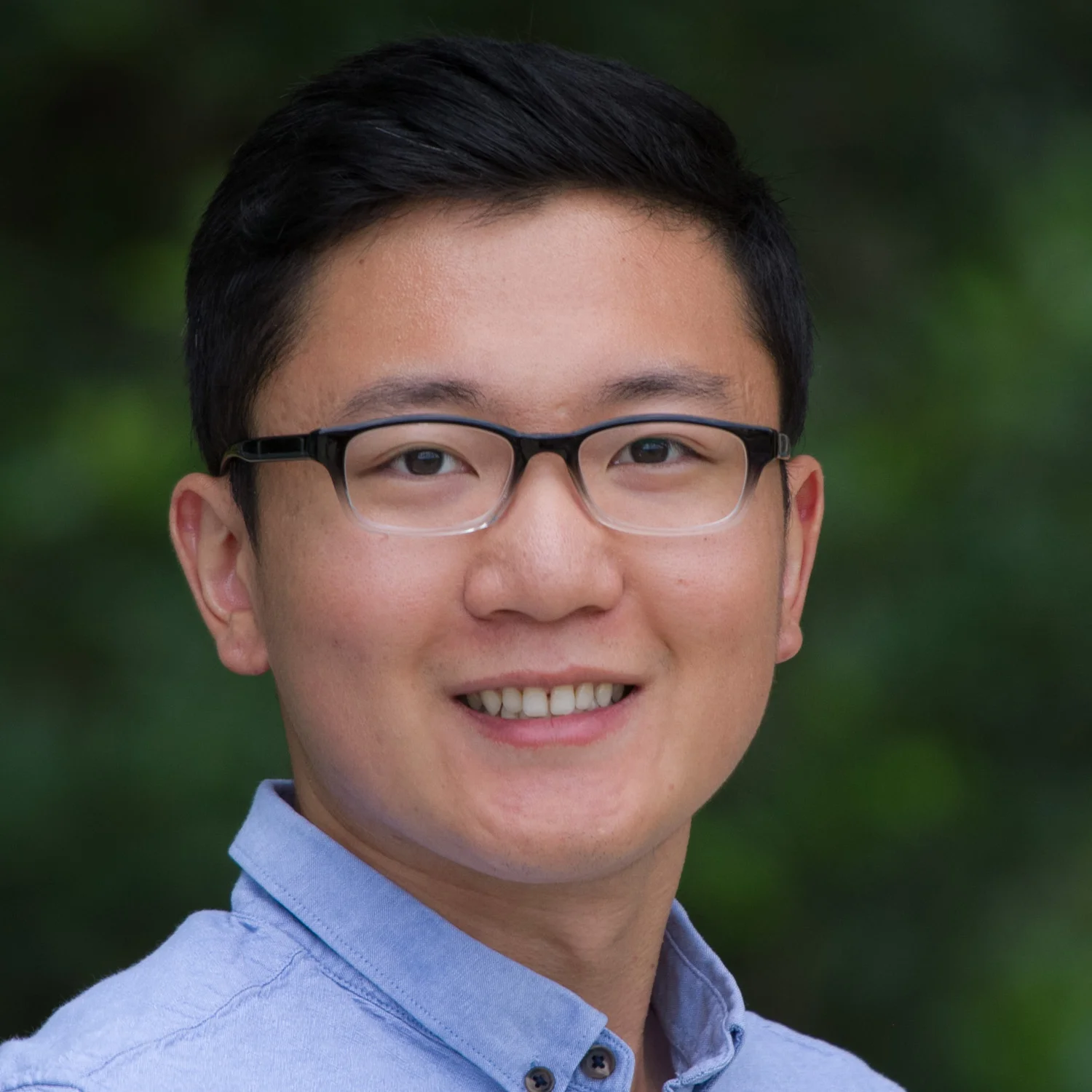 Yize Li, Graduate StudentI grew up in Guangzhou, a southern city in China with warm weather, gorgeous views, and hospitable people. I now learn and work on cancer genomics research and cancer biology. Outside of the lab, I love various kinds of spor…