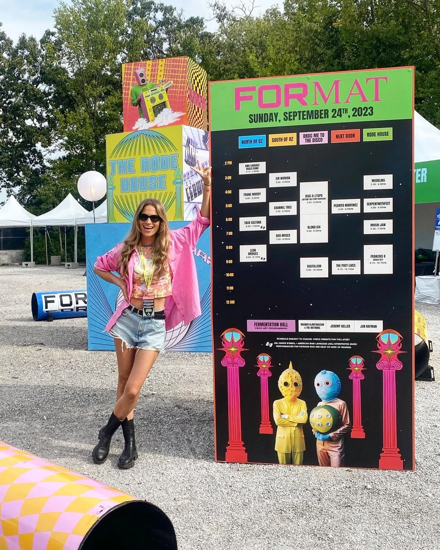 🌈Hanging with the &lsquo;info tower universe&rsquo; I got to create for @format_festival @tri_adic  last September 🐅🪽&hellip;missing warmer days 👽🐉