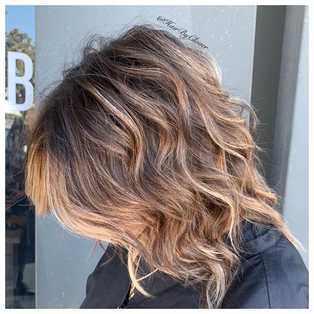 🖤From Silver to Natural root with Highlights 🖤
&bull;Forgot a before photo&bull; 🤦🏻&zwj;♀️#hushhushbangbang #tbt #highlights 
#transformationthursday #backtobasics #balayage #balayageombre #balayagehair #balayaged #naturalroots #goldenhighlights 