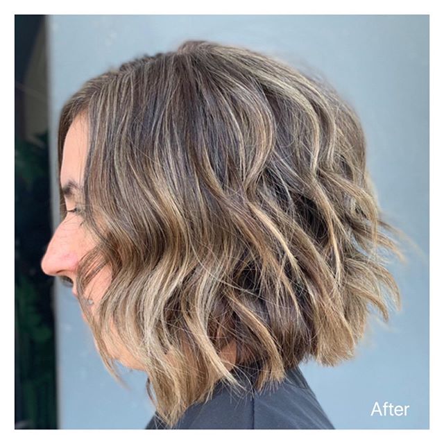 👈🏻Swipe to see the before picture!
&bull;Full head of highlights plus root color to achieve this look. 🙌🏻
#hairgoals #hushhushbangbang #ocsalon #costamesa #newportbeach #highlights #hair #haircuts #color #dimensionalbrunette #fallfashion #fallhai