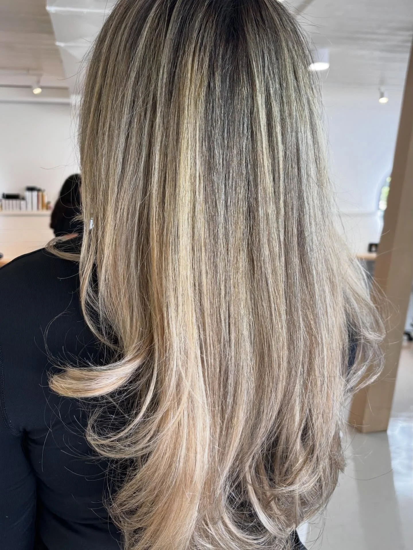 A tini bit lighter 🍸

#hairinspo #blonde #newportbeach #newporthair