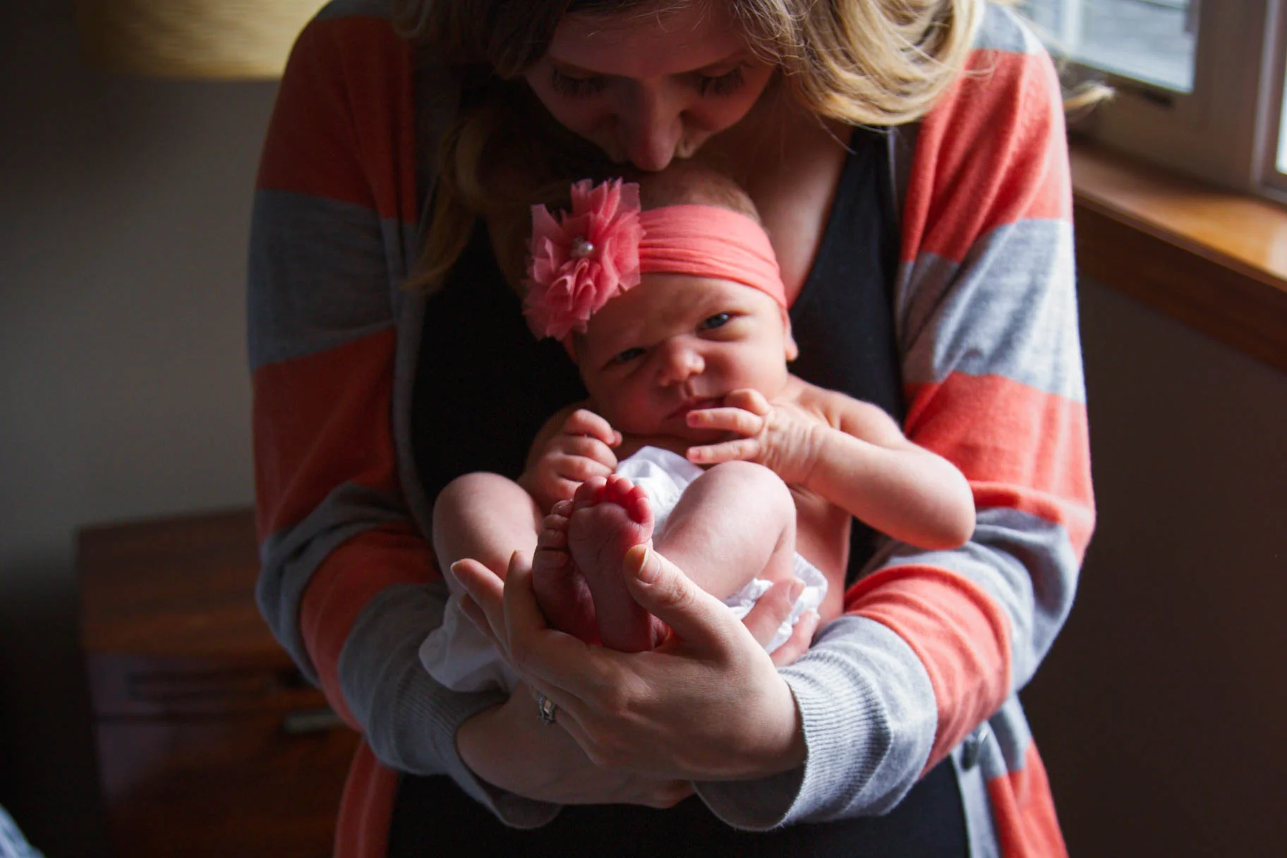 in home newborn session | edmonton