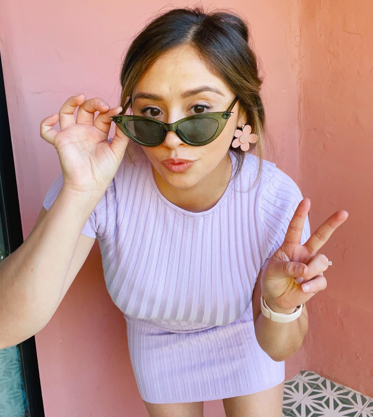You thought we were done with the glasses? These Slytherin Sunnies are everything paired with our Lilac Dress. See ya soon ☁️ 
#LaTienditaEscondida #ShopAEscondidas