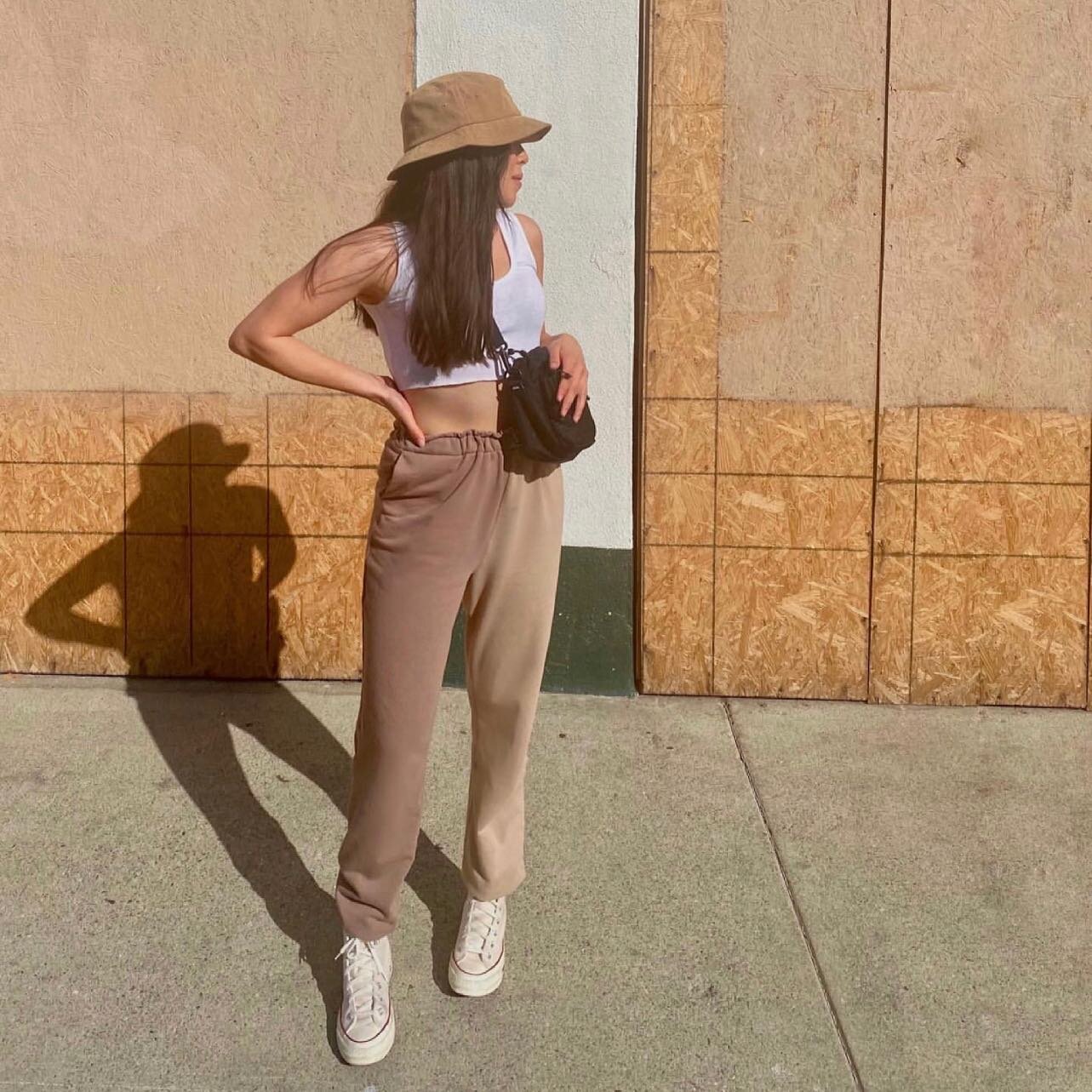 Neutrals, but make it pop! Happy Monday amigas. Hope you&rsquo;re rested and ready for a great week. 🤎 

📸: @steffanierodriguez_ in our Two-Faced Sweats. Thank you for sharing girl! 
#LaTienditaEscondida #ShopAEscondidas
