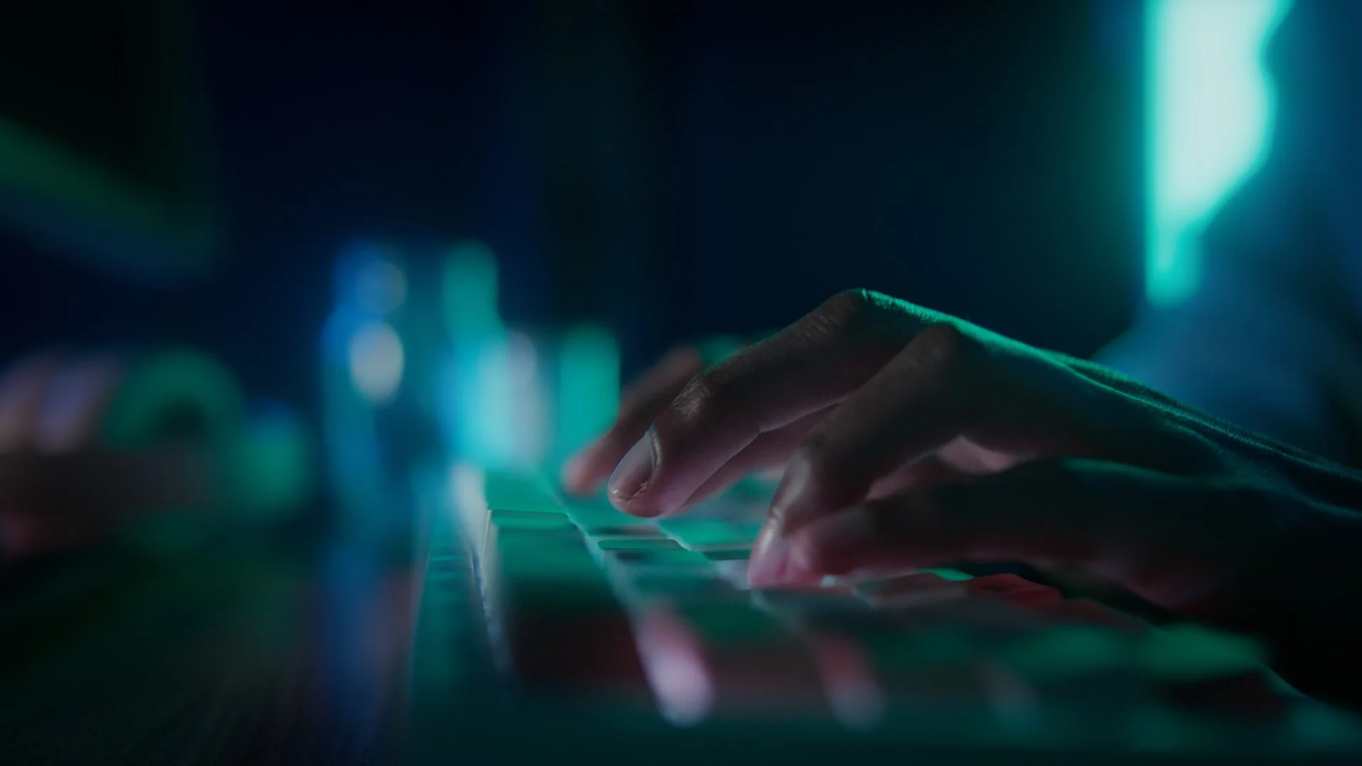 GooglePlay_conform_60_16x9_PROMO_v002 (0-00-41-03).jpg