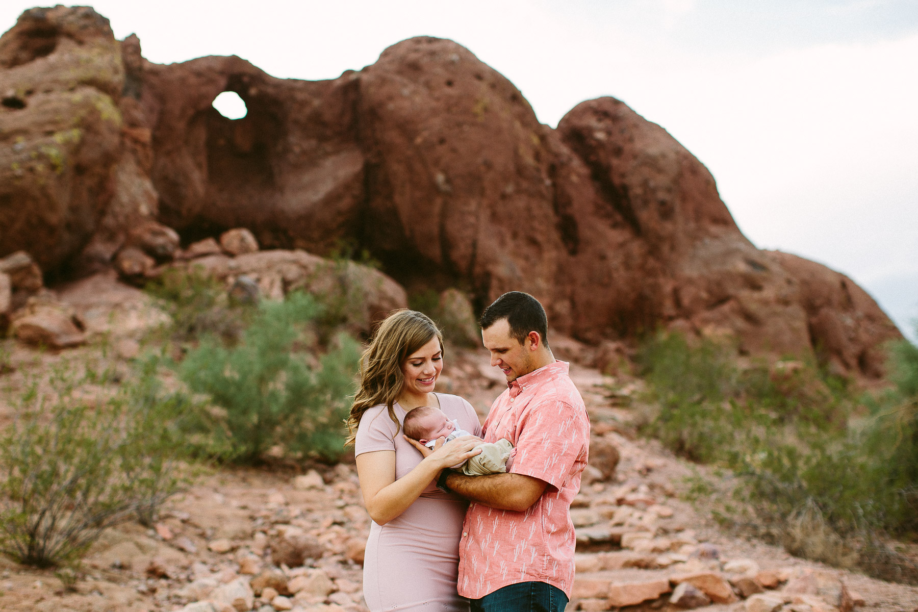 Luxium-Creative-@matt__le-Newborn-Baby-Photoshoot-Arizona-Phoenix-Papago-Park-Red-Rocks-105.jpg