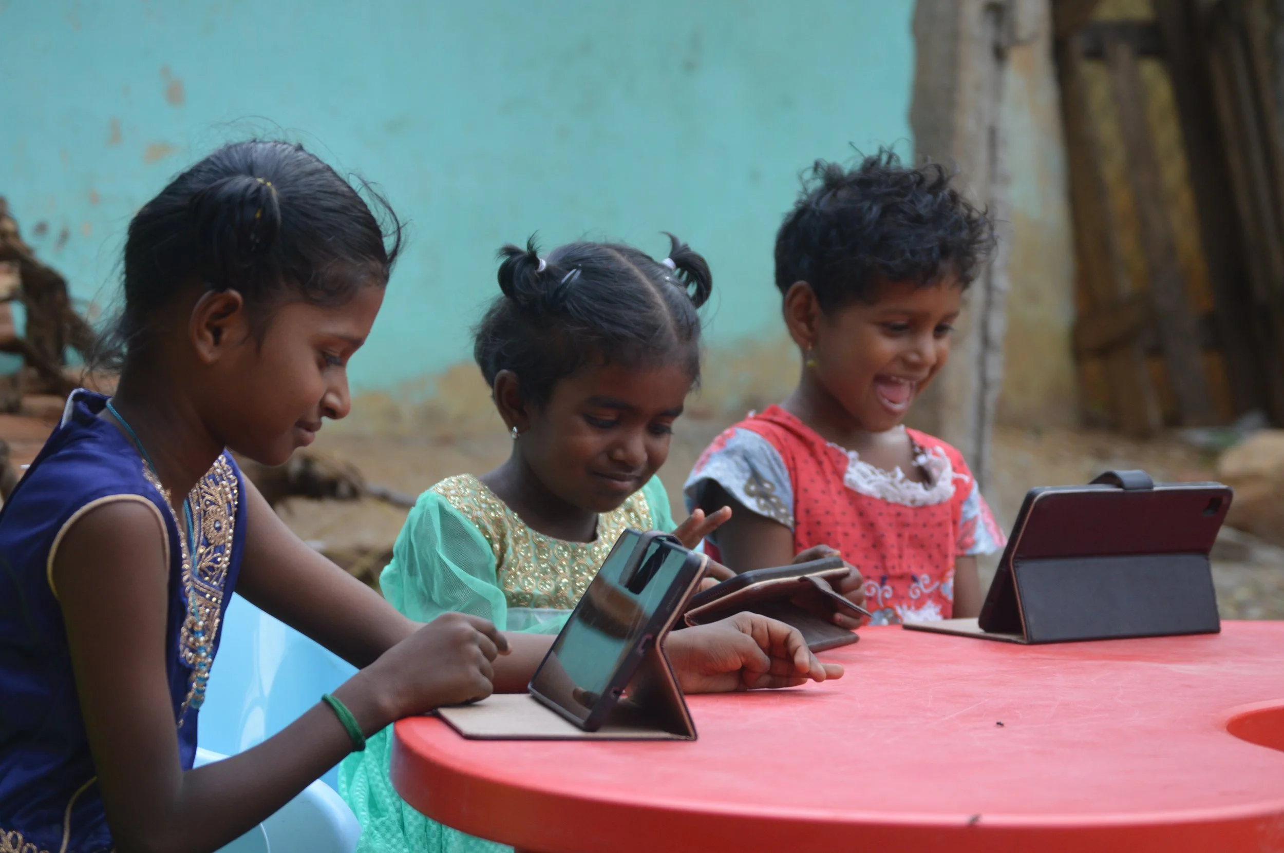 Visions India 014 TabSchool.JPG
