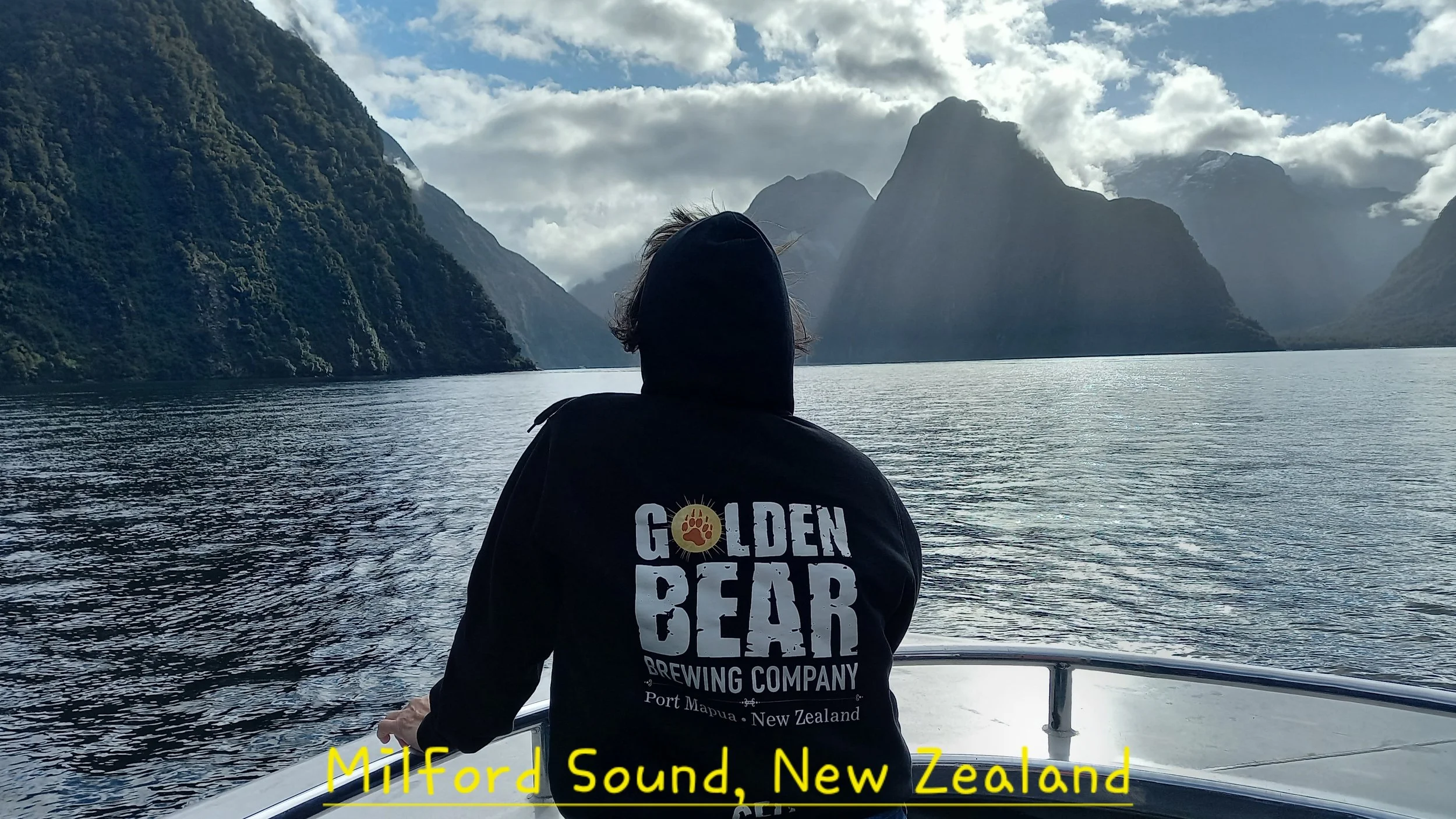 Milford Sound, New Zealand.jpg