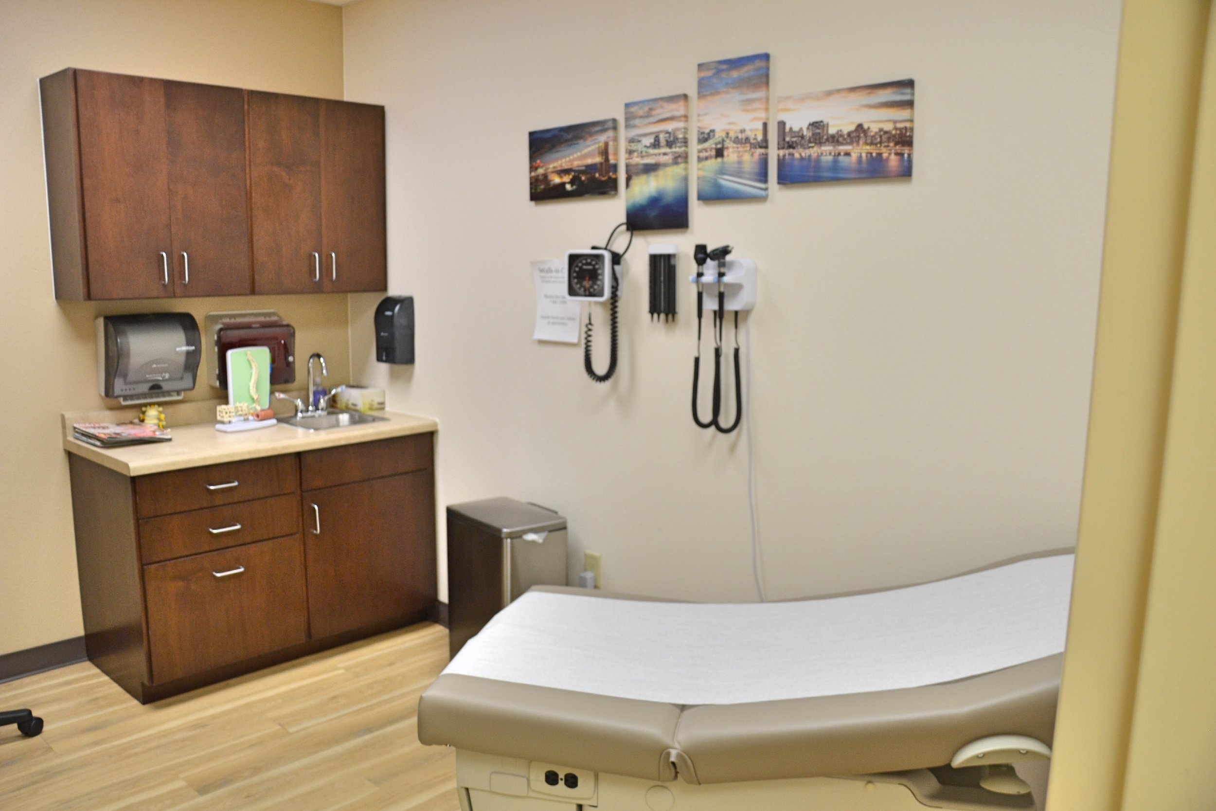 Gallery — Laredo Premier Healthcare Primary Care Walkin Clinic in