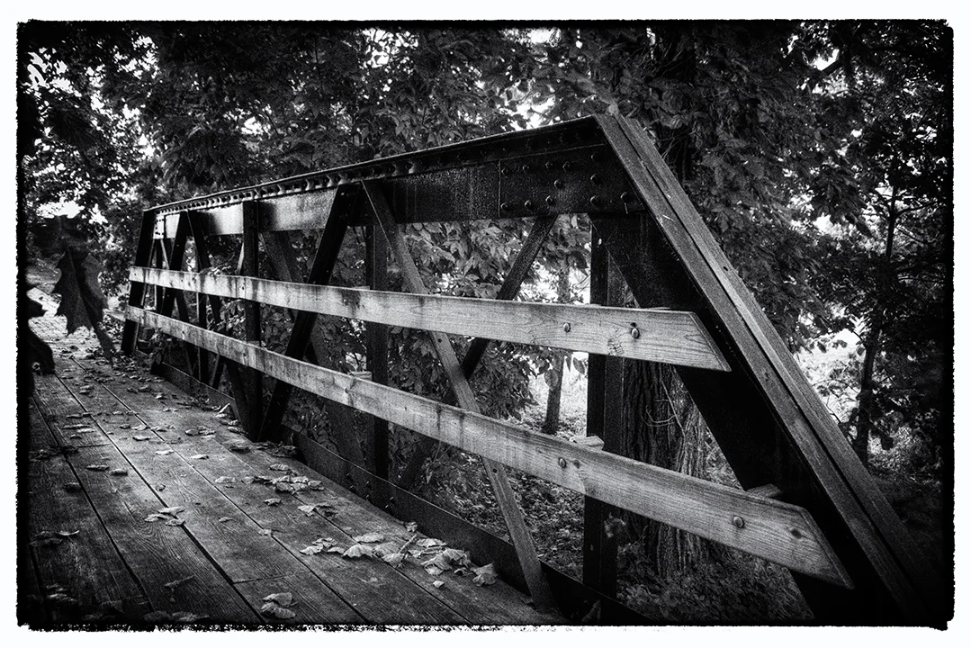 AIR_3072 clean bw.jpg