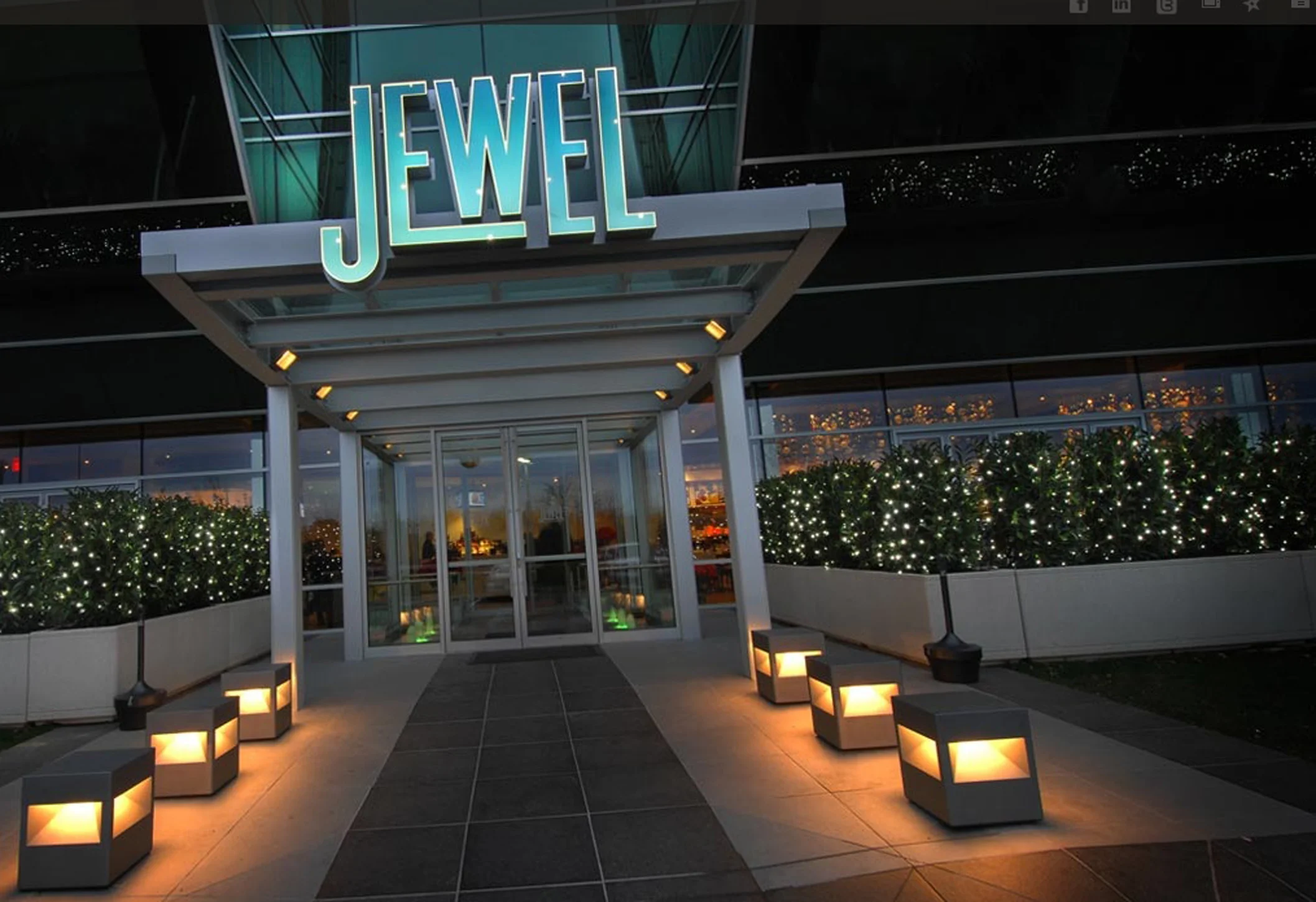 Jewel_(1).jpg