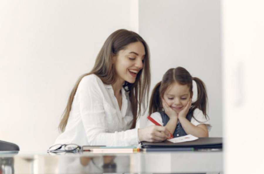 Teaching Verb Tenses: Help Your Kid Get It Right with These 11 Tips