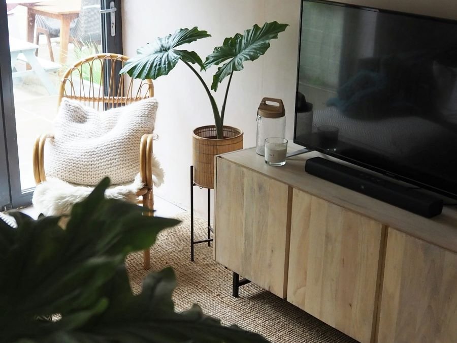 How to Choose the Right Custom Jute Rug for Your Living Space: Expert Tips and Considerations