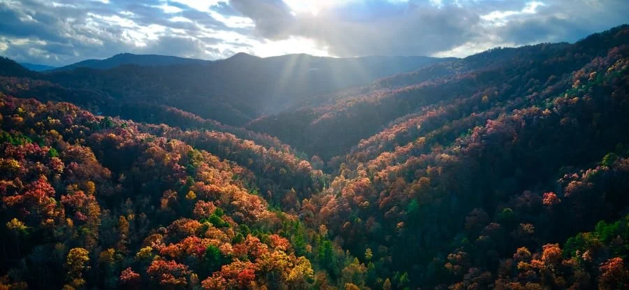 Why Gatlinburg Is the Perfect Destination for a Couple’s Retreat