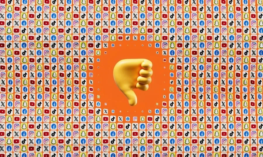Has Social Media Made Romantic Satisfaction Impossible?