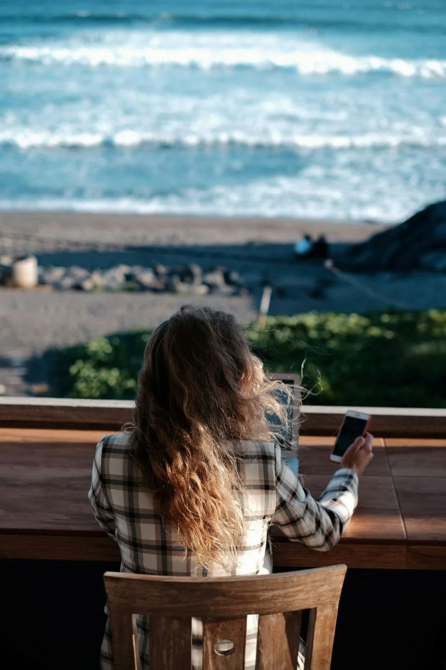 9 Location-Independent Business Ideas That Will Give You the Freedom to Travel