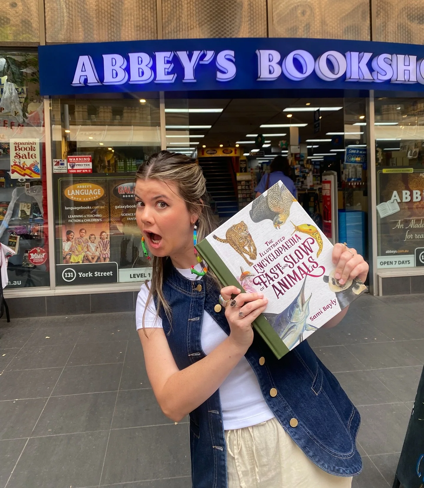 Signed copies of my new book are littered across the Sydney area, including @abbeysbookshop @kinokuniya_sydney and @dymockssydney 

Go out and find one tomorrow for Love Your Bookshop Day 😍 @bookpeopleau @bookpeoplekids 
Or come and find me at @glee