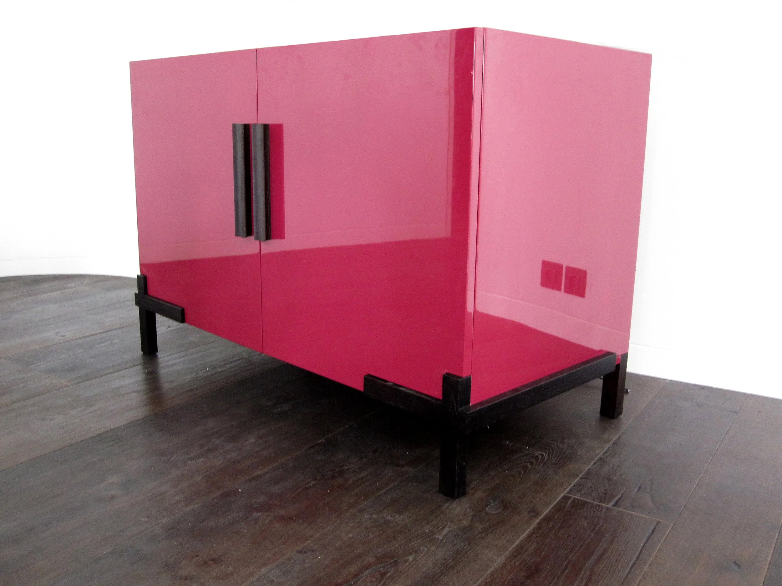 Pink gloss lacquered cabinet