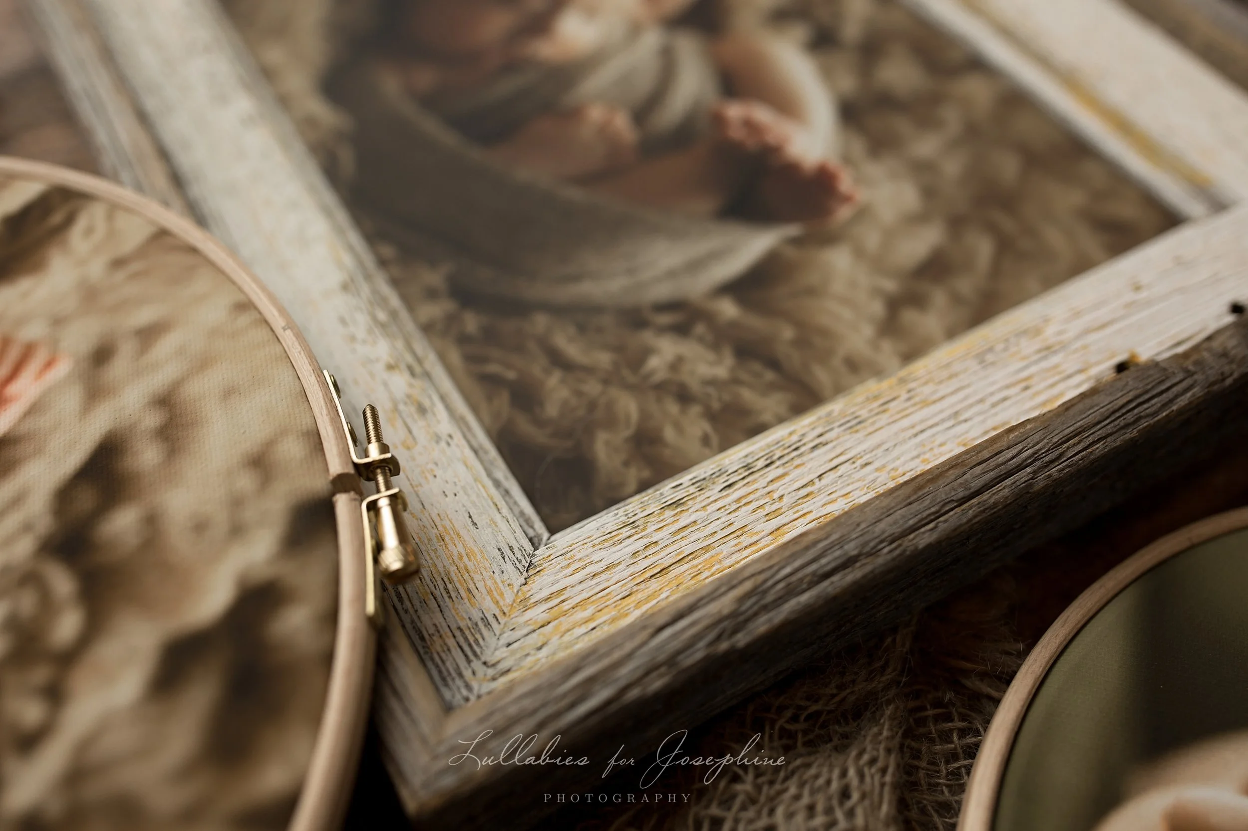  Rustic Frame Detail 