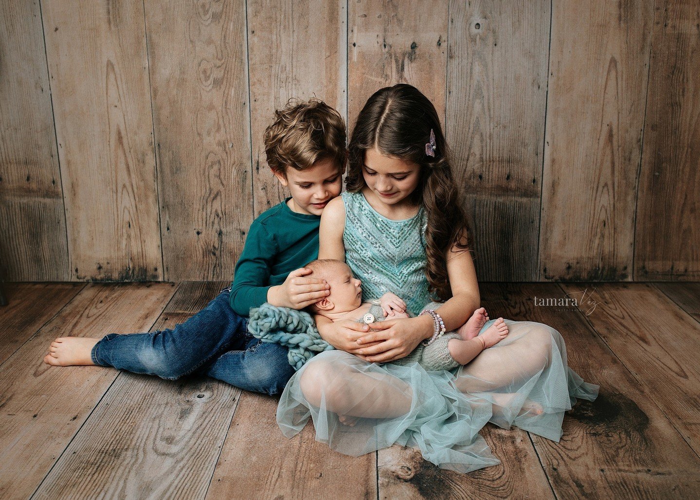 Sibling love 😍⁠
⁠
⁠
⁠
 #newbornphotography #baby #newbornphotographer #newborn #newbornsession #studiosession #photography⁠
#babydetails ⁠
njphotographer #newjersey #njfamilyphotographer #portraits #nj #njkids #njchildphotographer #njportraitphotogr
