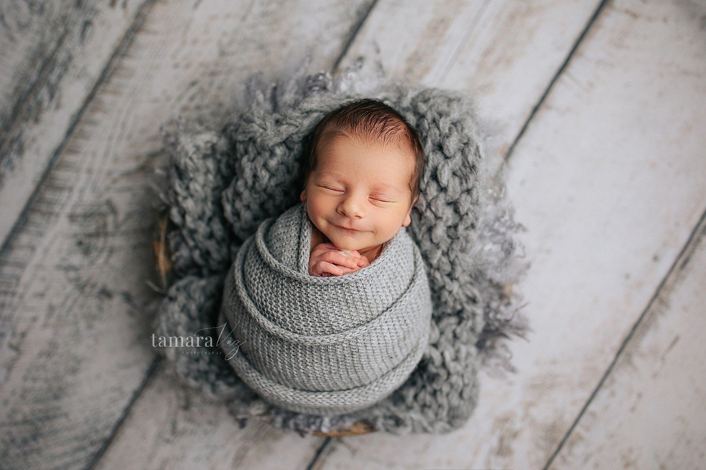 Nothing cuter than a baby smile! ⁠
⁠
I did James' big brother's session in 2022!  Cannot wait to show you more...⁠
⁠
⁠
⁠
⁠
Want to know more about our customized sessions?  Contact us clicking on our link in Bio!⁠
⁠
🏆️2022 Most loved Family Photogra