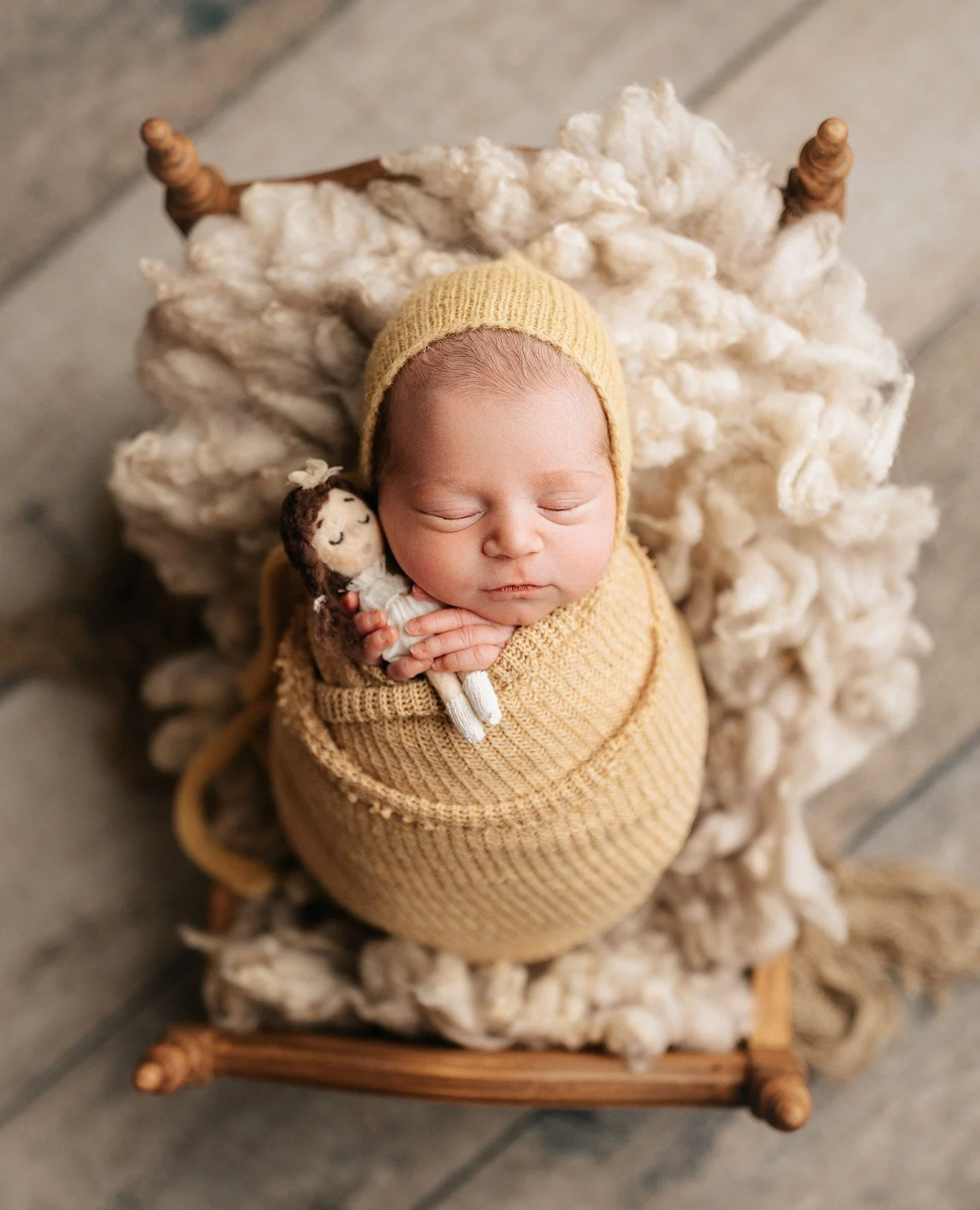 Trends fade. Timeless never does.⁠
⁠
When you look back at your baby&rsquo;s portraits years from now, I want you to see more than just the moment&mdash;I want you to feel it.⁠
⁠
My newborn sessions are designed with intention: soft tones, delicate t