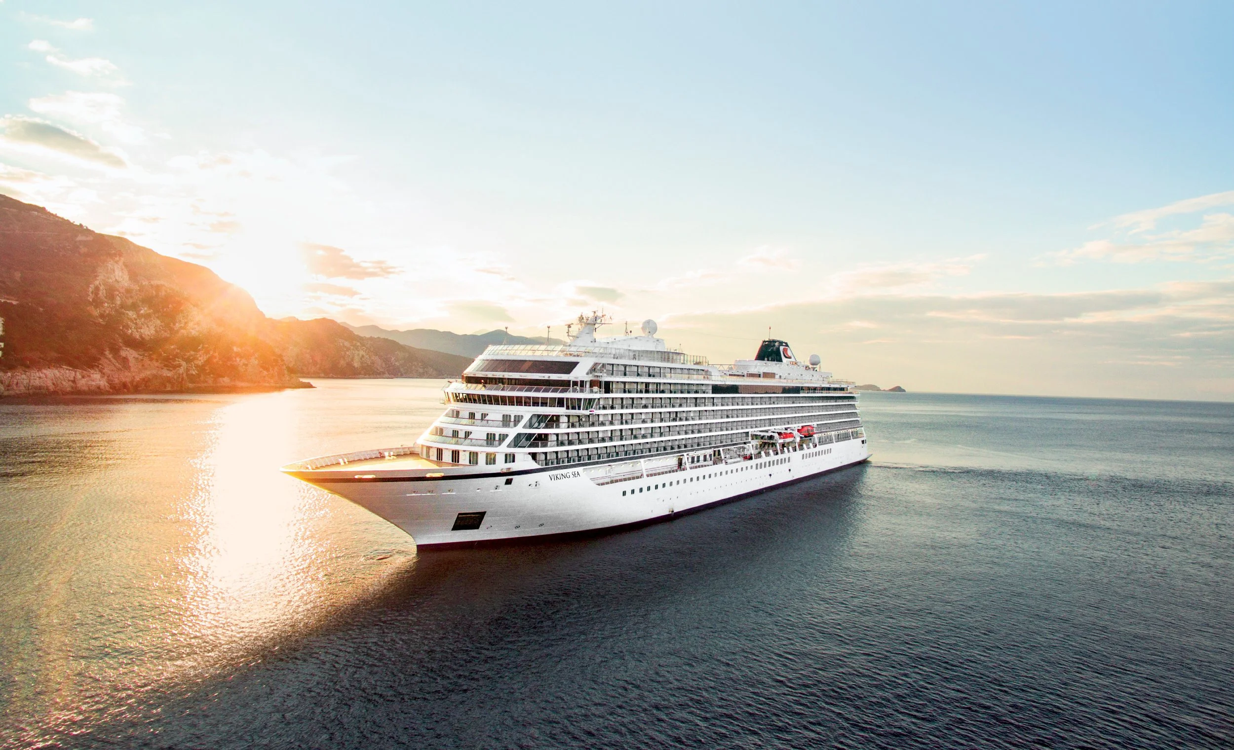DESIGN_ADV_VIKING_CRUISES_PATTERNING_COLUMN_SS16_1.jpg