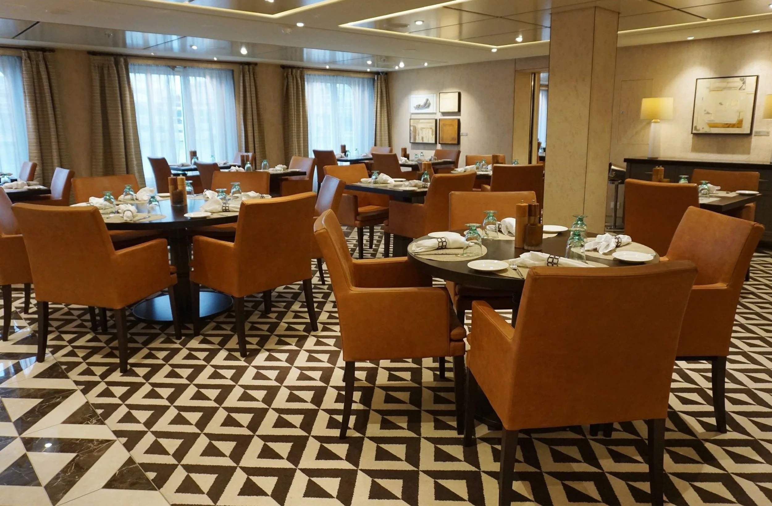 DESIGN_ADV_VIKING_CRUISES_PATTERNING_COLUMN_SS16_12.jpg