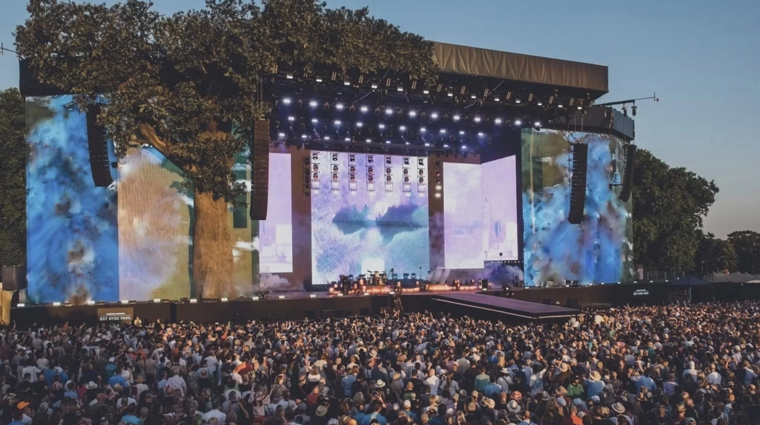 DESIGN_ADV_BA_BST_FESTIVAL_COLUMN_SS16_1.jpg