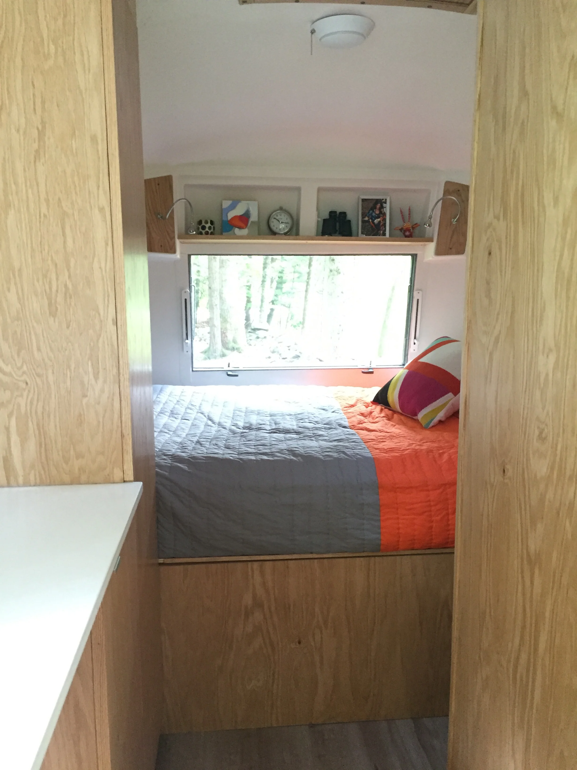 bed2.jpg