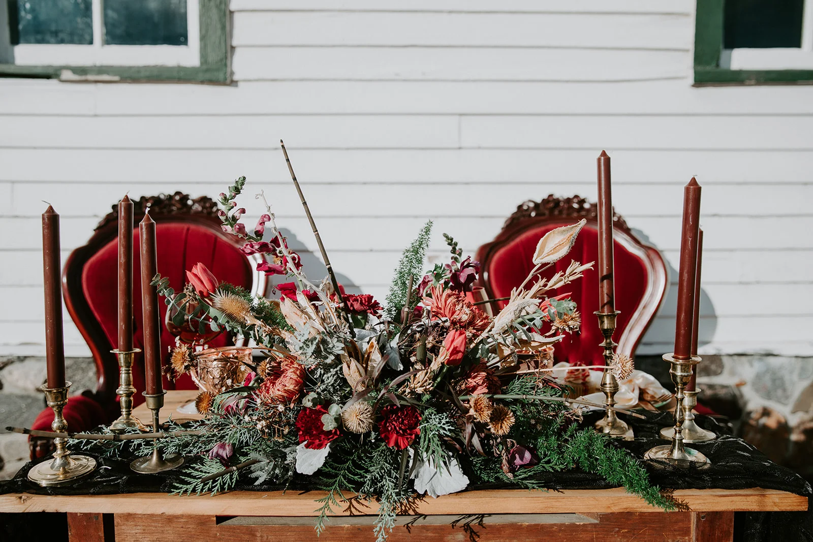 StyledShoot-GoldenElopement-2.jpg