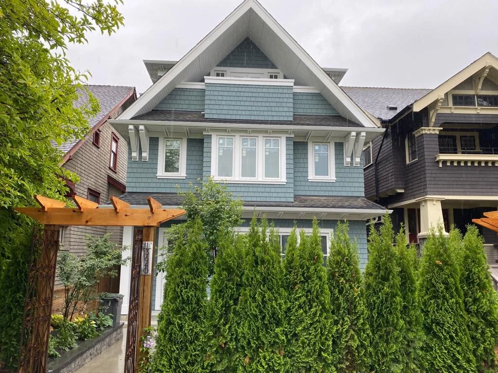 This home is ready. Exterior Caulking with Dymonic 100