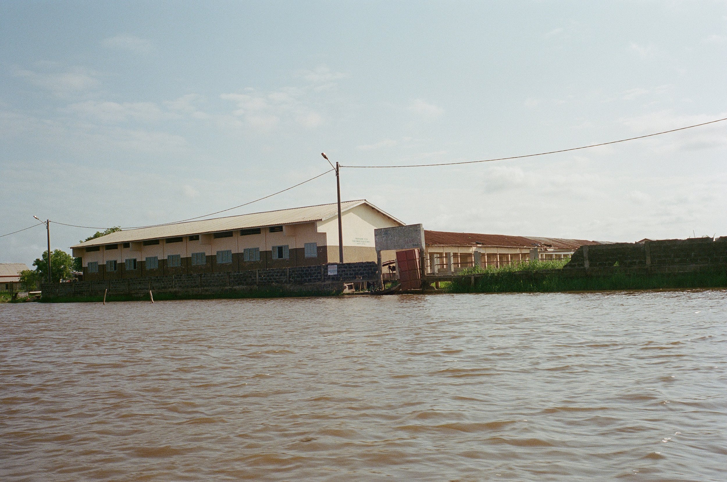  The school compound in Ganvié. 