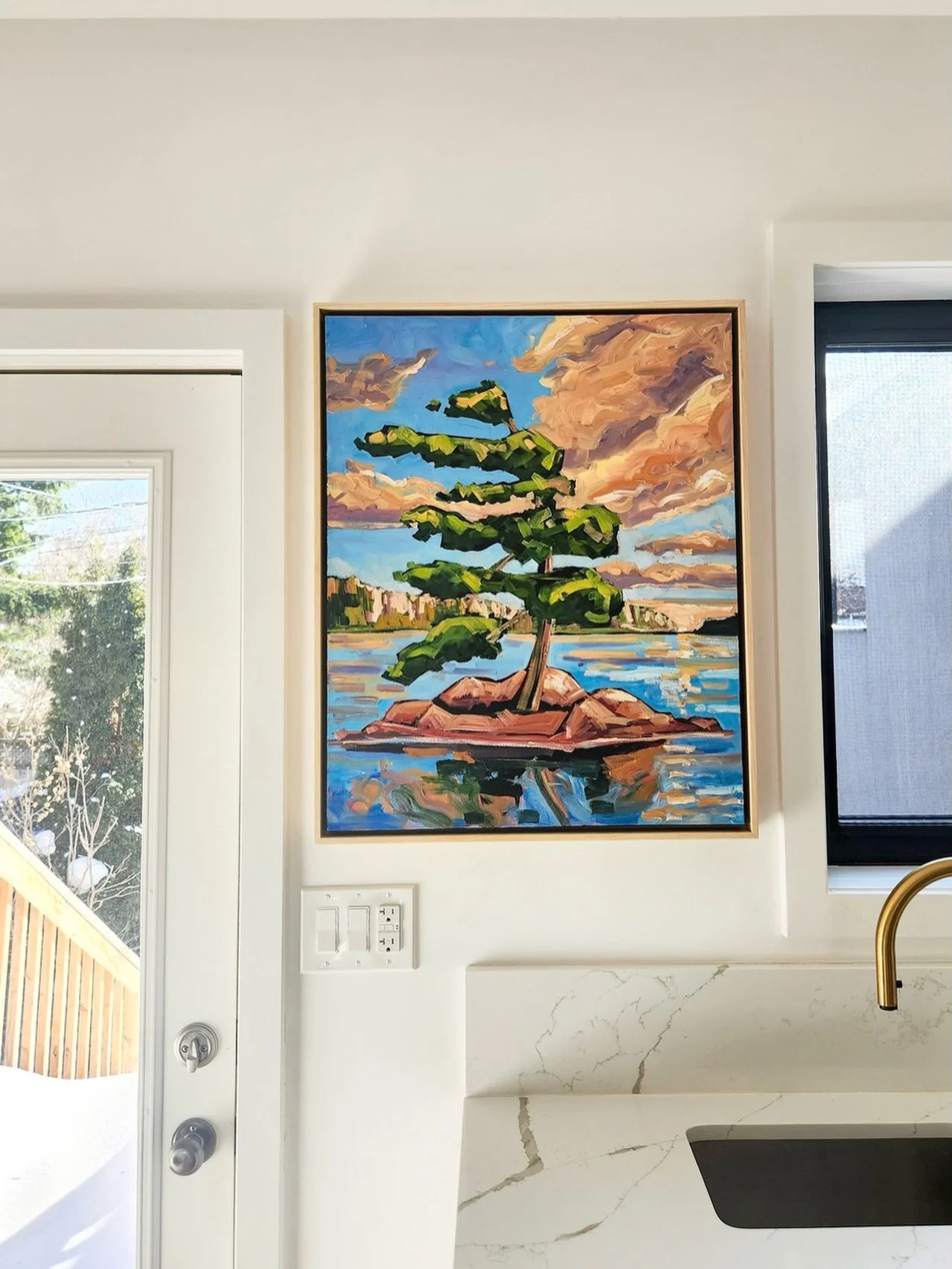 Thanks David Carmichael for creating this beautiful commission painting for our client. They are so happy with it ! Just the piece to add a pop of colour to the kitchen. 

You can see more work by @david.carmichael.studios now on exhibit @bluecrowgal