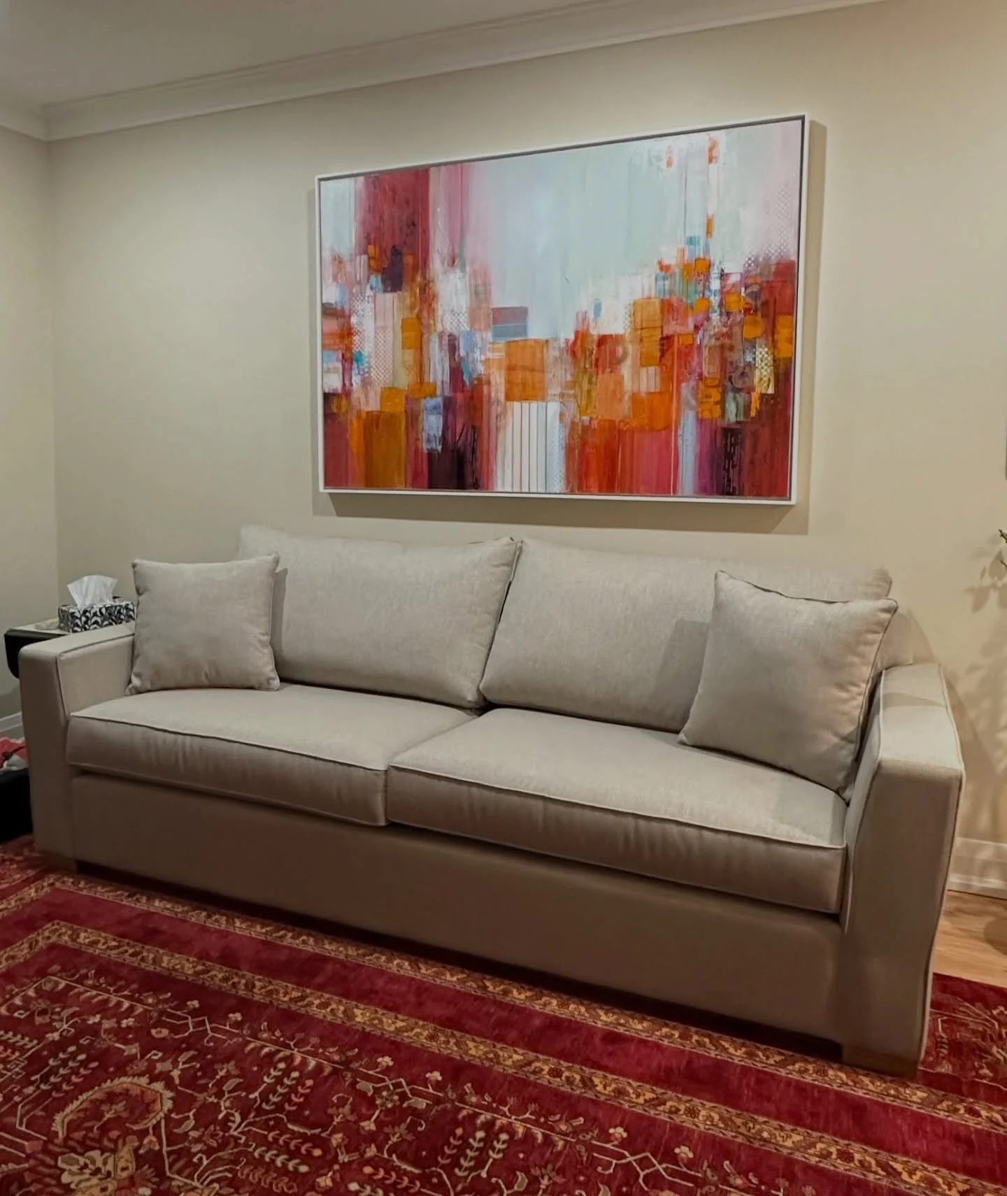 Nothing makes me happier than getting to hang a beautiful piece of art in a client&rsquo;s home and watching their faces light up with joy. This gorgeous abstract painting by @maryamebrahimi_art has found its forever home and we are thrilled. 

Swipe