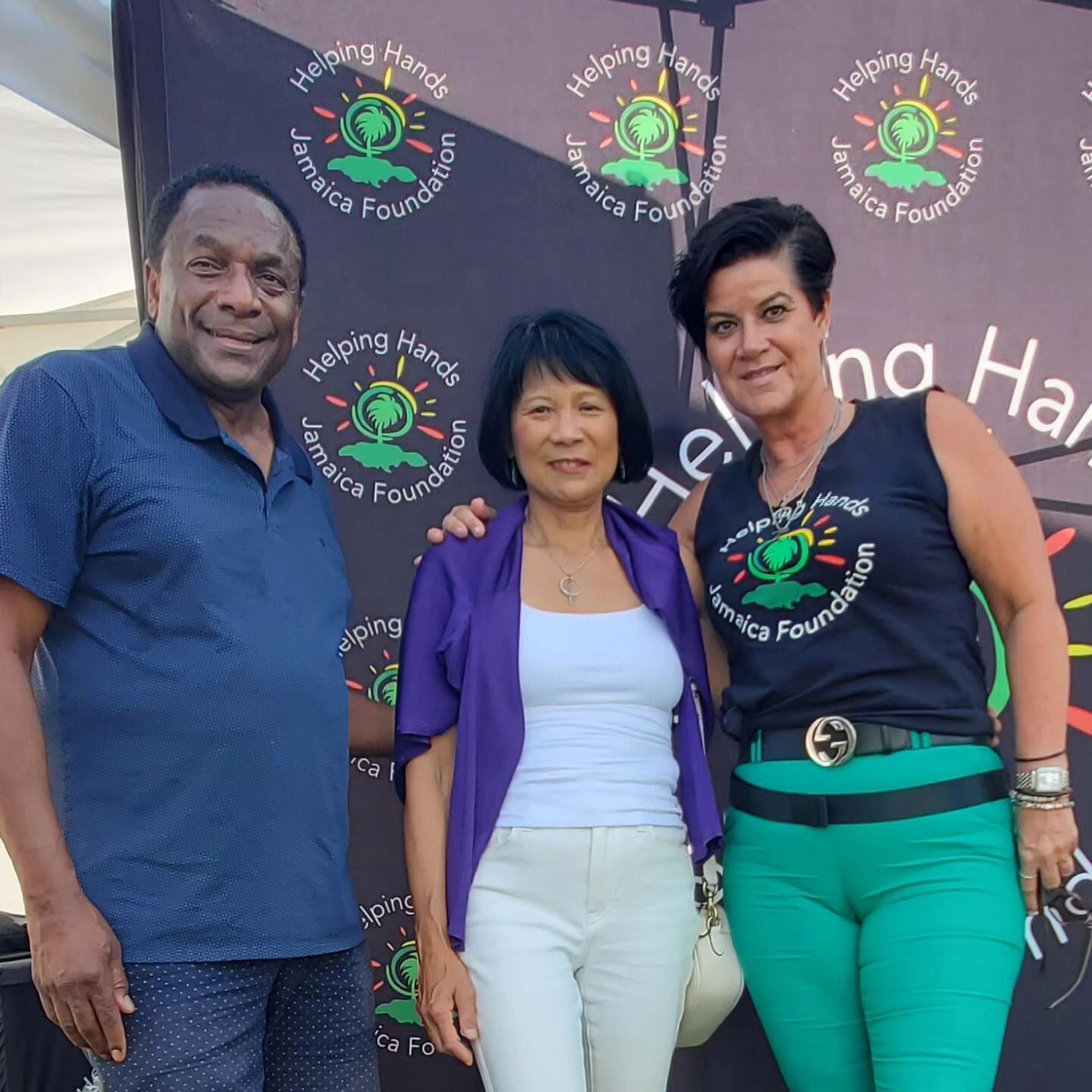 Was great to see councillor_thompson and our new Mayor of Toronto @jerkfestivaltoronto 

Thanks for the support and visiting our @handshelpjamaica booth. 

We will be back tomorrow...come one call all! 

#Participate #Educate #Elevate
