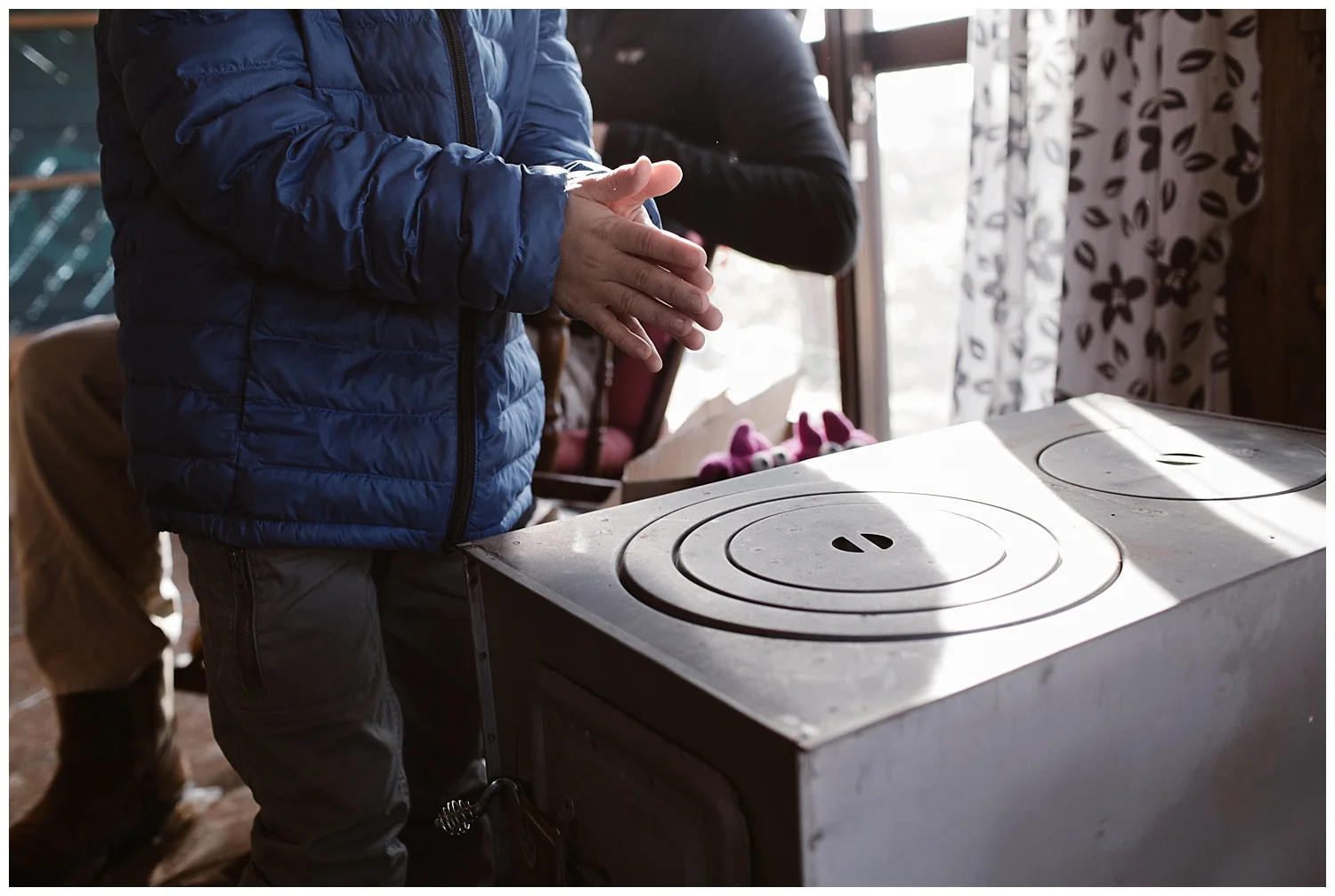 Cozy Home Lifestyle Session- Vancouver Island Family Photographer - Photo By Rachael Alexandra Co_0014.jpg