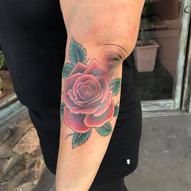 Fun rose from yesterday. Roses are still my favorite.