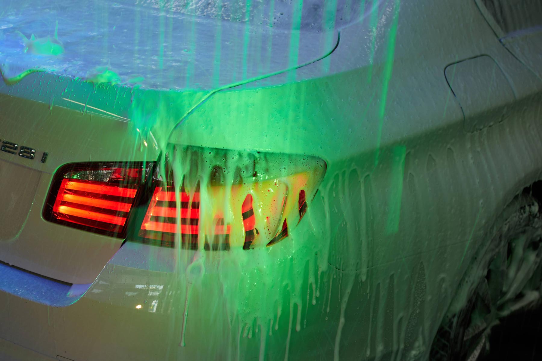 Glow_carwash_12.jpg