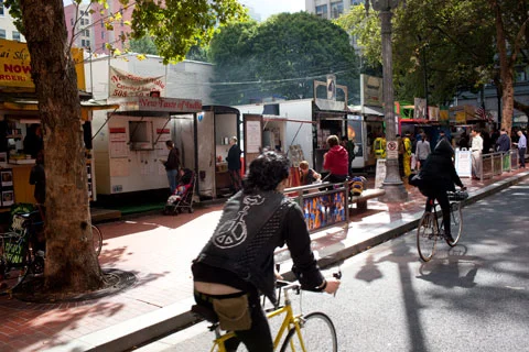 food-cart-lead-lrgjpg-b42a8f82eb9dc88d.jpg