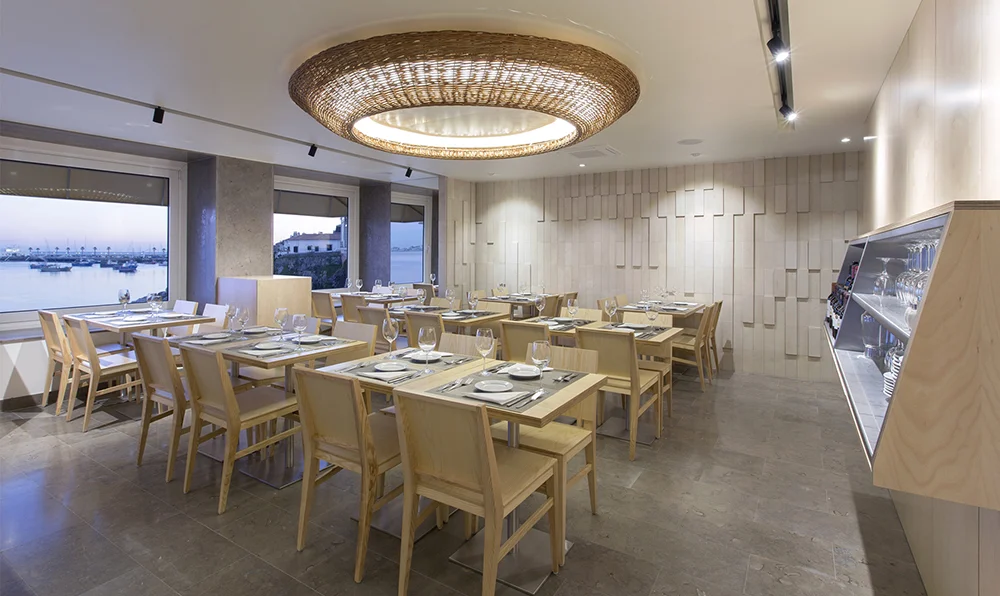 02_Restaurante na Praia da Rainha, Cascais.jpg