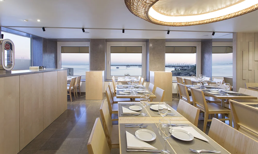 03_Restaurante na Praia da Rainha, Cascais.jpg