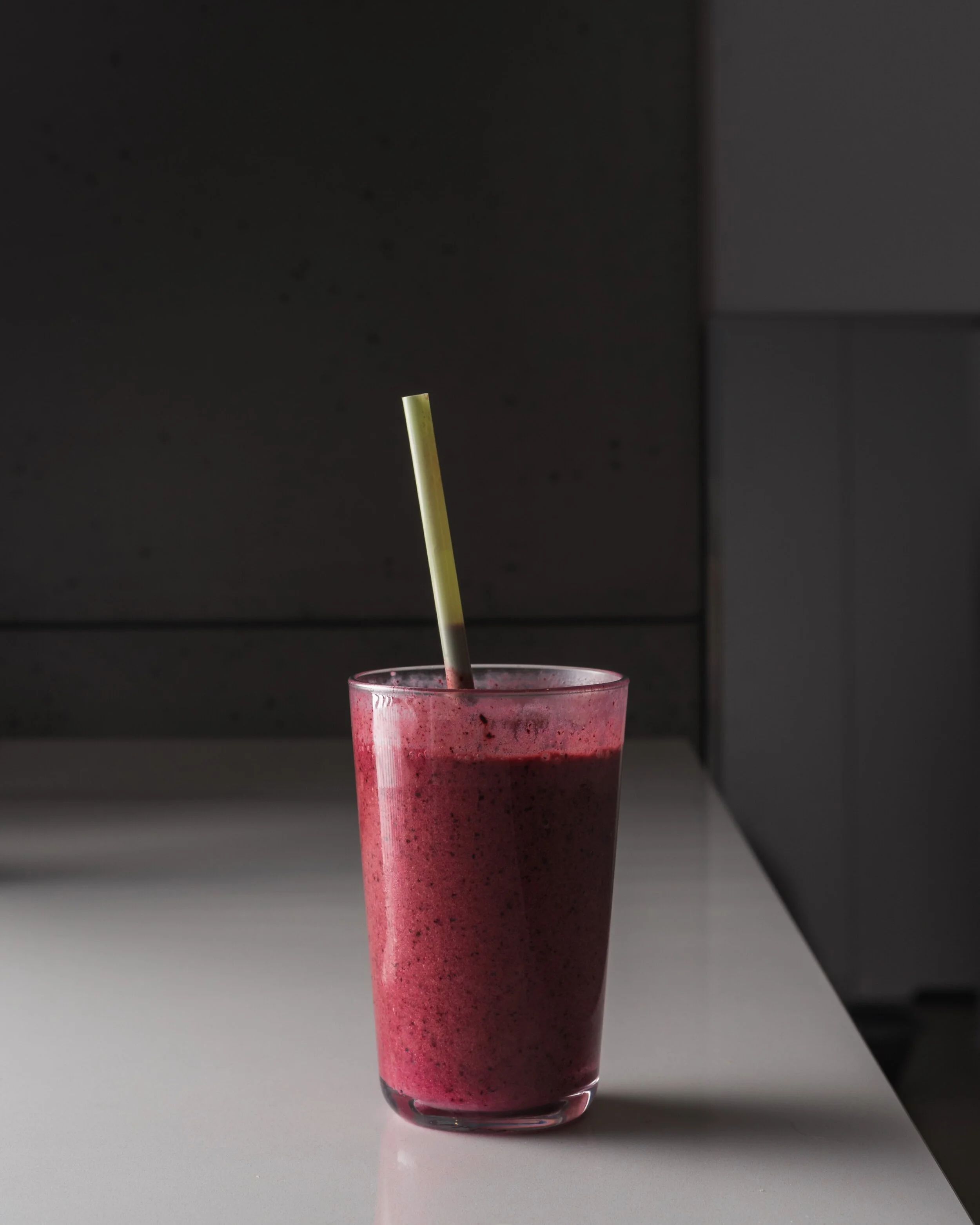Choco-cherry coconut smoothie (sugar free + vegan)