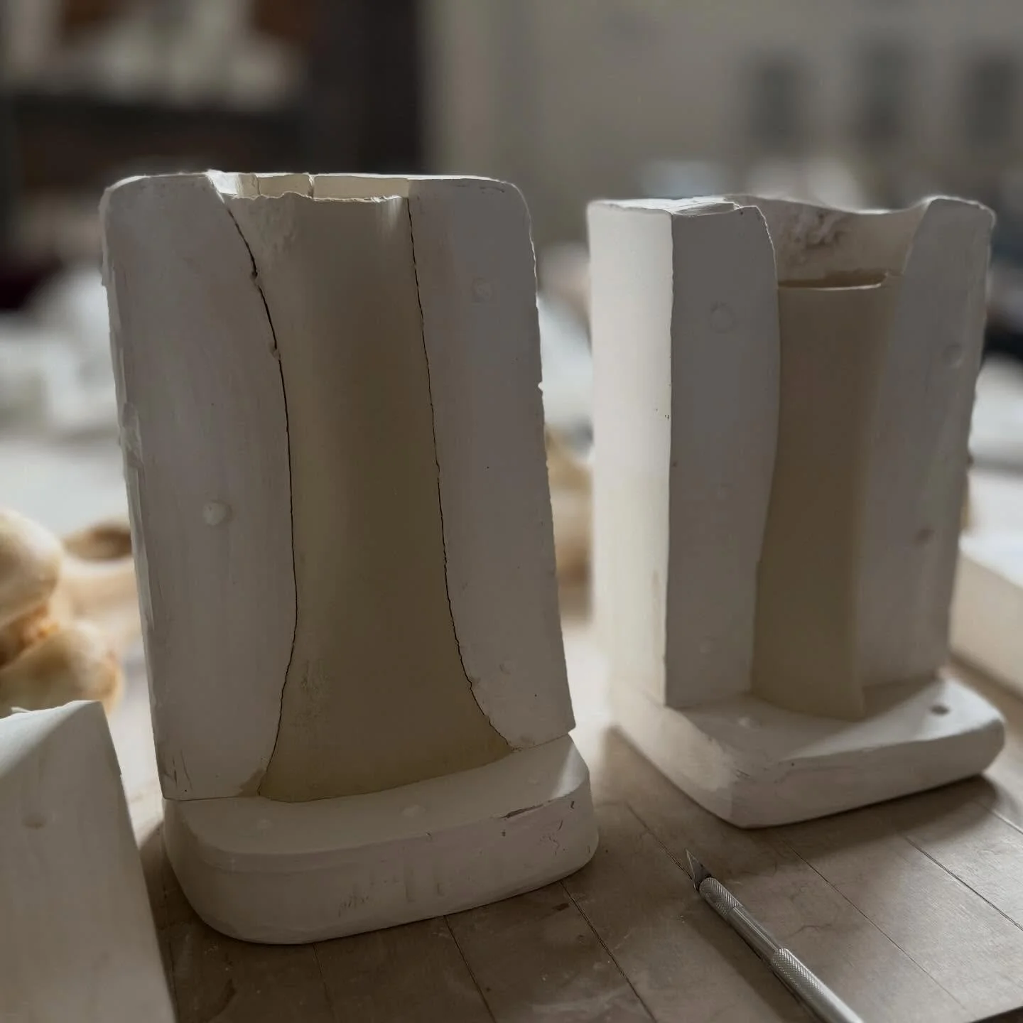 Working on a new, smaller vase&mdash;this one cast from the tibia of the same 13-year-old retired dairy cow from @bluehillfarm and @chefdanbarber 

#tibia #ceramics #vase