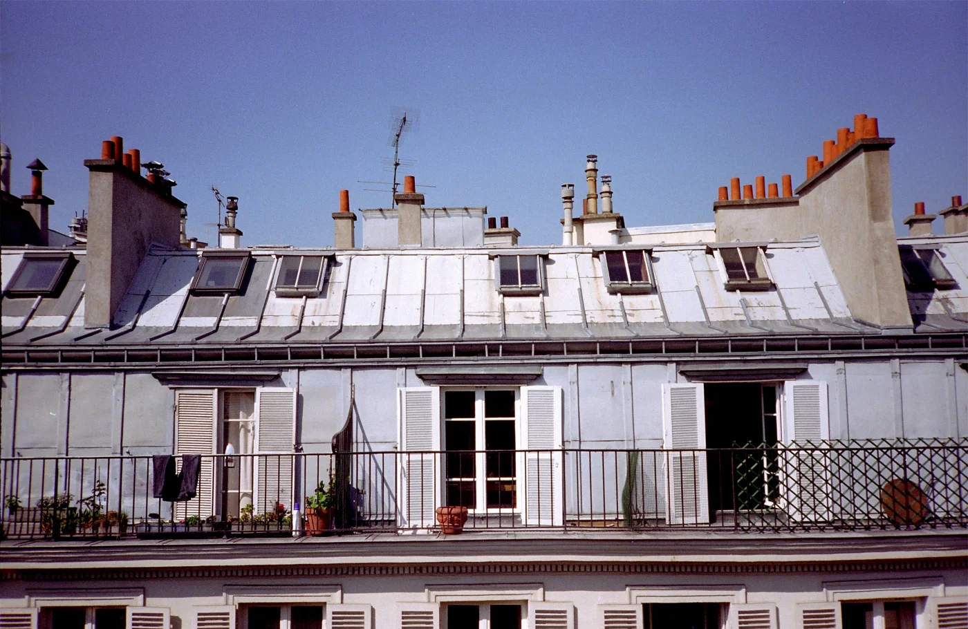 985 - Left Bank Apartments Paris.jpg