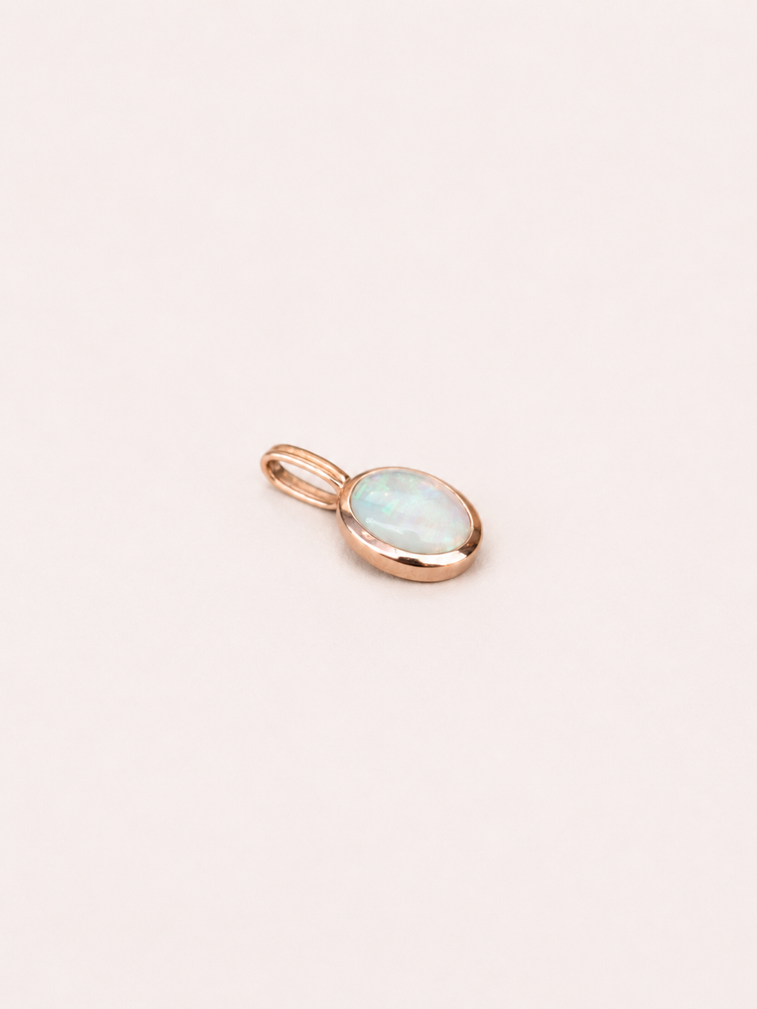 ciondolo-opale-australiano-oro-18kt.png