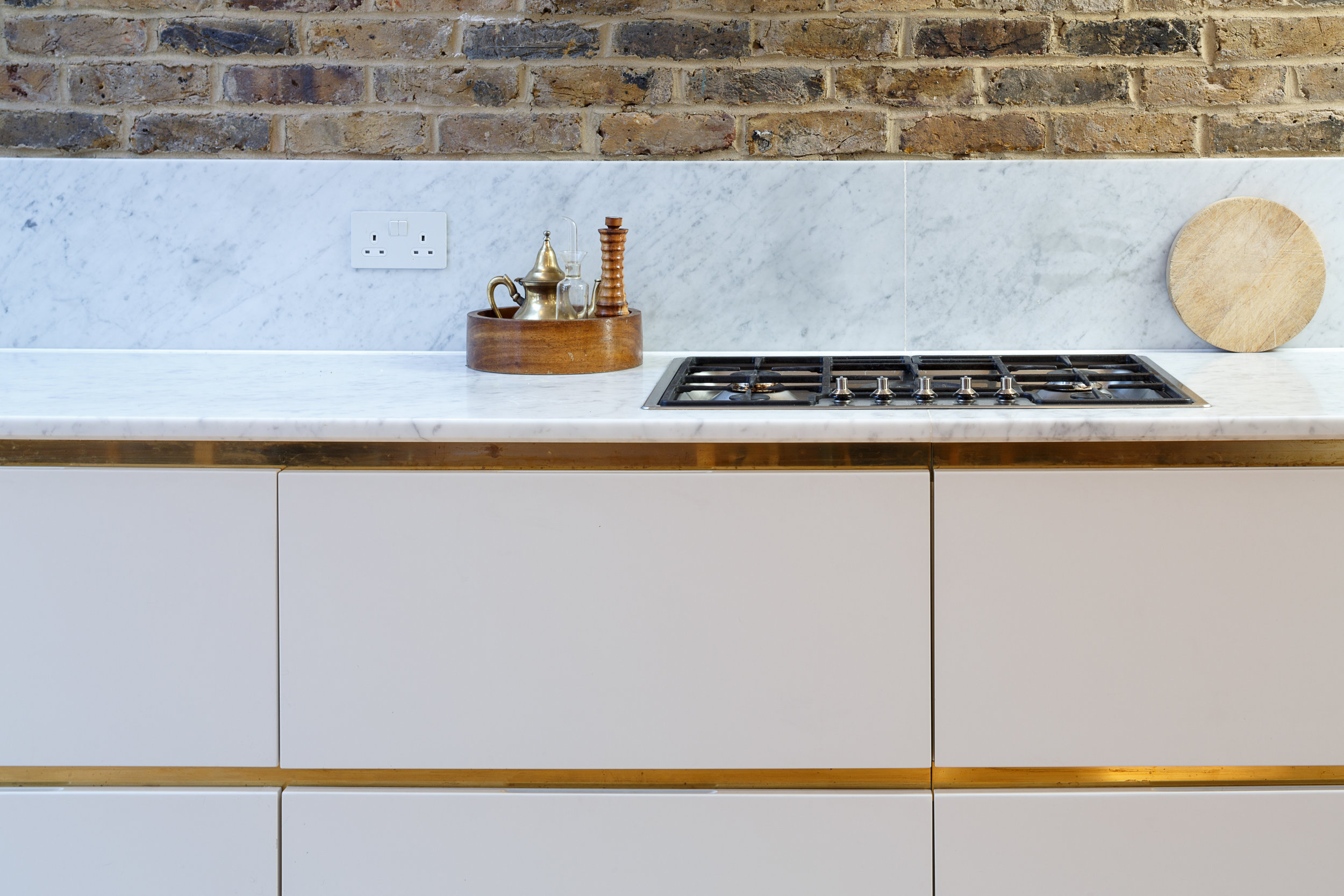 Clean lines and clutter free storage - Willesden