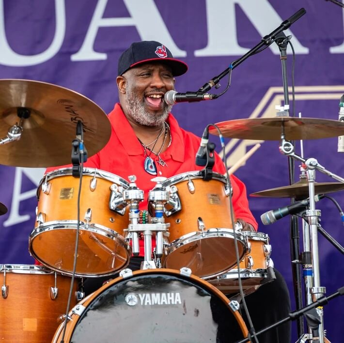 It's that time of year again y'all, happy @jazzfest 🎸We're at the Spotted Cat tonight at 10pm 🎶

📸@chasethislightphotography 
#nojazzfest #rnbmusic