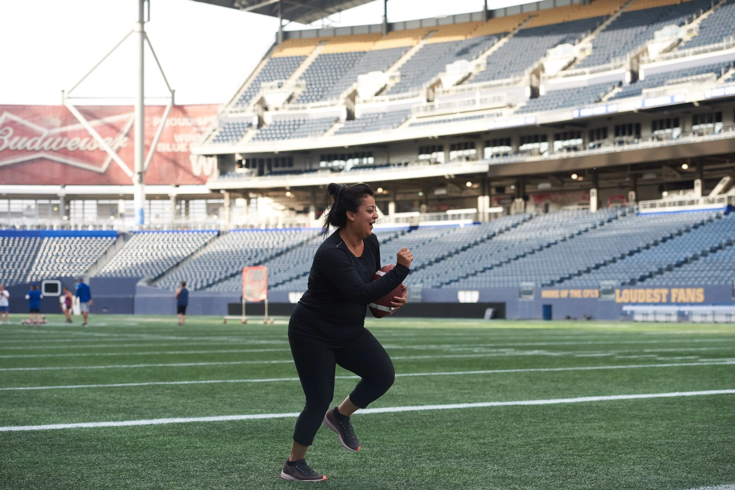 Amber running a slant route