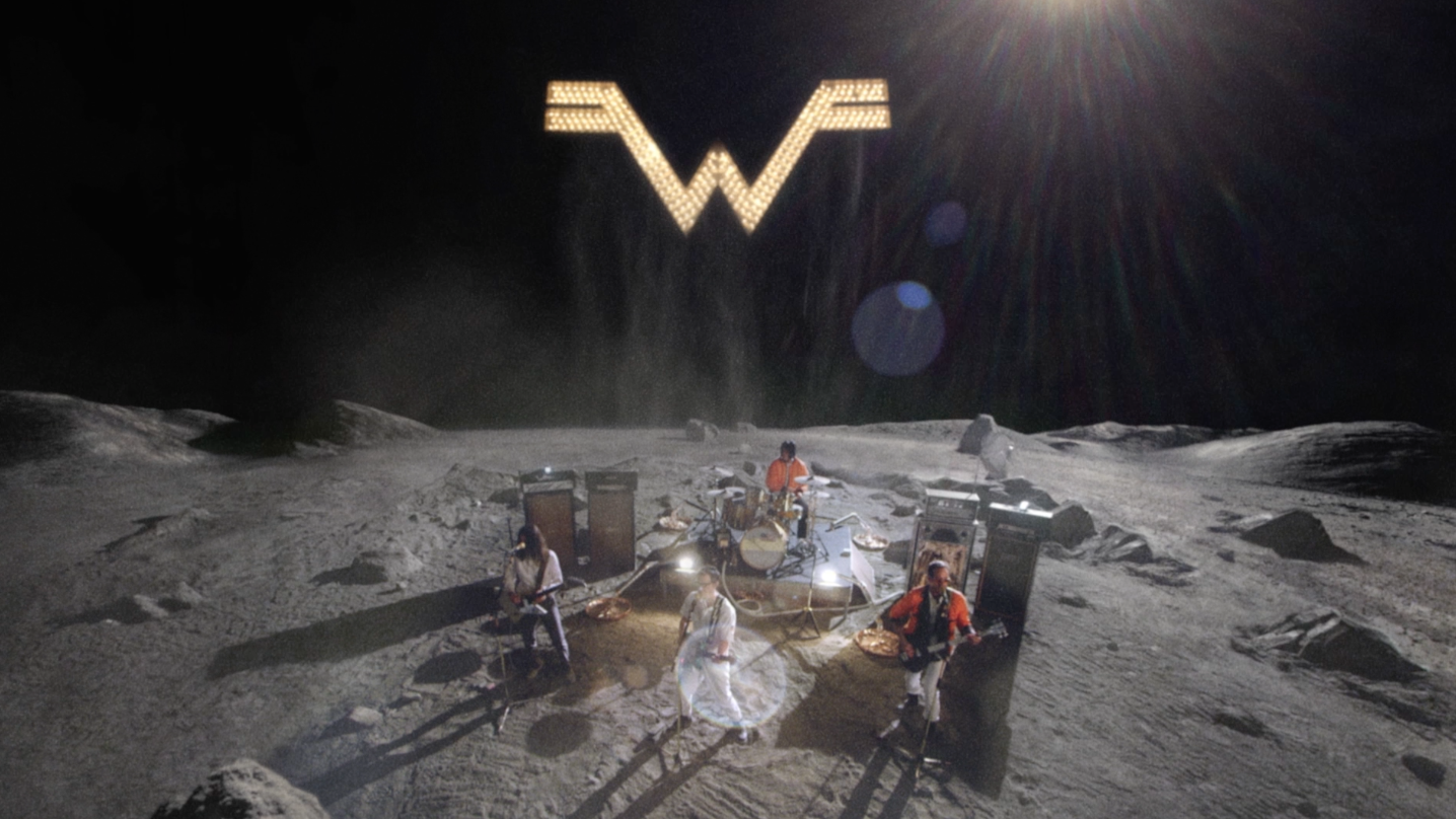 Weezer - Wide Moon Shot.png